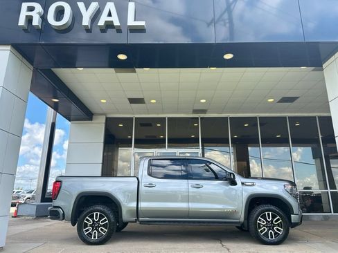 Used 2025 GMC Sierra 1500 AT4 w/ AT4 Premium Package AWD/4WD image 1