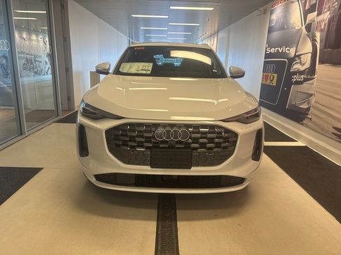 New 2025 Audi Q5 Premium Plus image 2