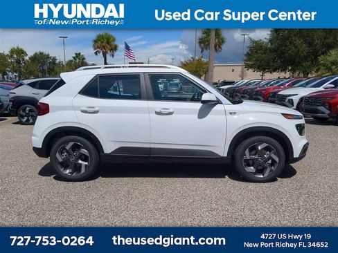 New 2026 Hyundai Venue SEL image 8