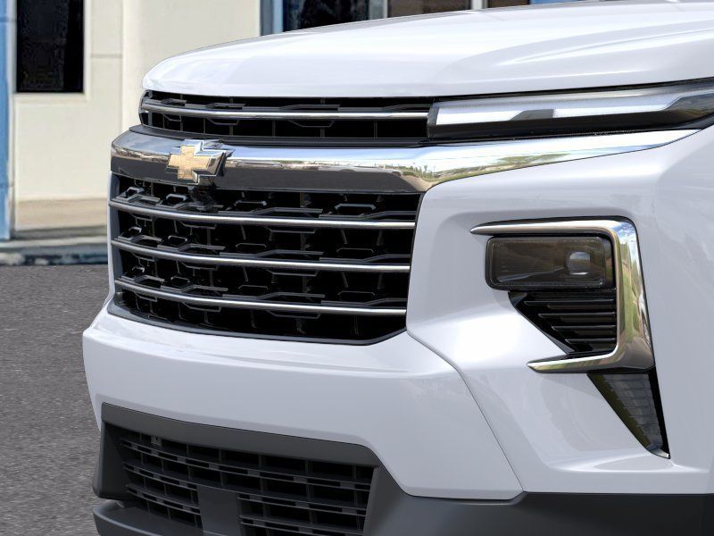 New 2027 Chevrolet Traverse LT w/ Sun and Wheel Package FWD image 13