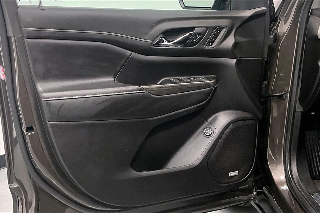 Used 2020 GMC Acadia SLT w/ Premium Package FWD image 19