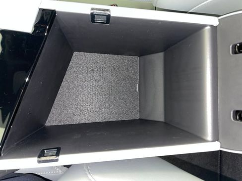 New 2025 Hyundai Elantra Limited image 25