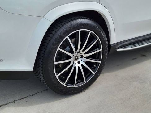 Used 2023 Mercedes-Benz GLS 450 4MATIC image 7