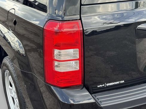 Used 2015 Jeep Patriot Sport w/ Power Value Group FWD image 33