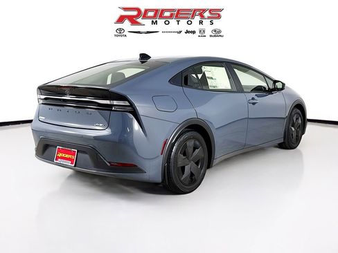 New 2026 Toyota Prius SE image 8