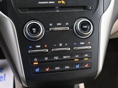 Used 2018 Lincoln MKC Reserve w/ Lincoln MKC Climate Package AWD/4WD image 11