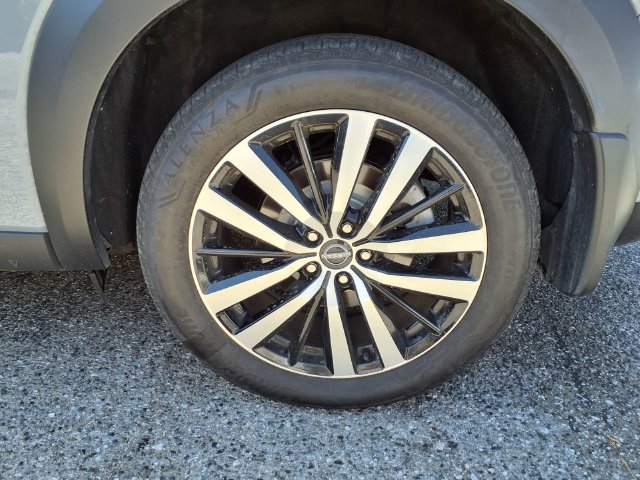 Certified 2025 Nissan Pathfinder Platinum FWD image 24
