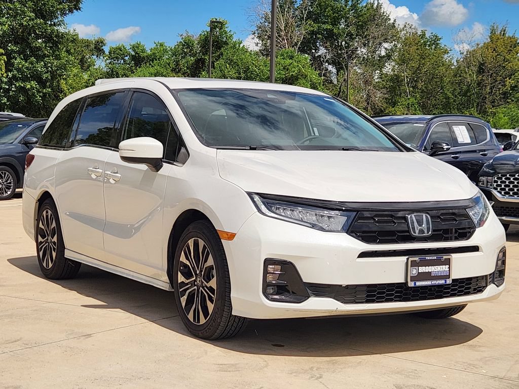 Used 2026 Honda Odyssey Elite image 3