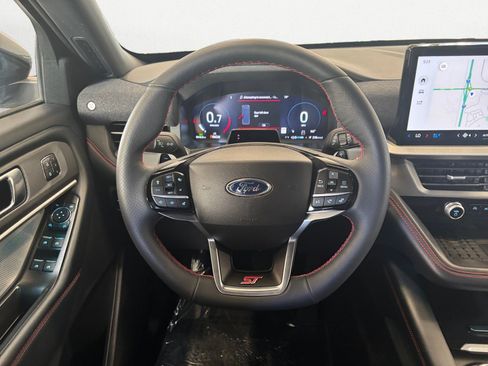 Used 2025 Ford Explorer ST image 12