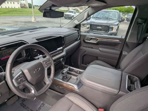 Used 2026 Chevrolet Silverado 1500 LT Trail Boss w/ Protection Package AWD/4WD image 13