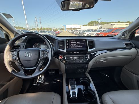 Used 2016 Honda Pilot Touring image 29