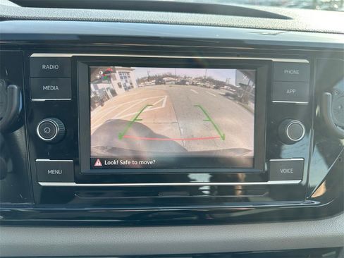 Used 2022 Volkswagen Taos S image 18