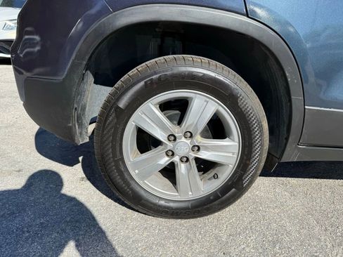 Used 2018 Chevrolet Trax LT w/ LT Convenience Package image 23