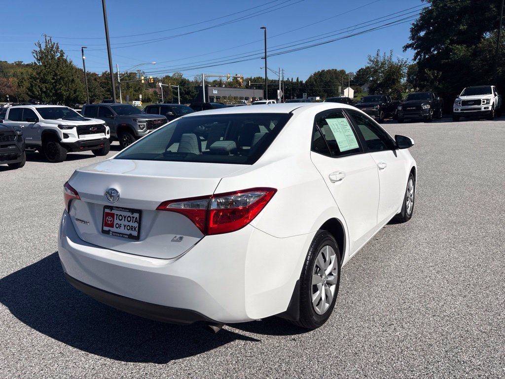 Used 2016 Toyota Corolla LE FWD image 3