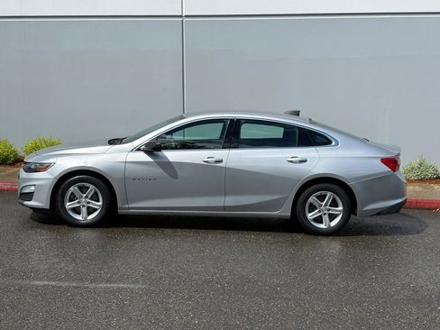 Used 2020 Chevrolet Malibu LS FWD image 3