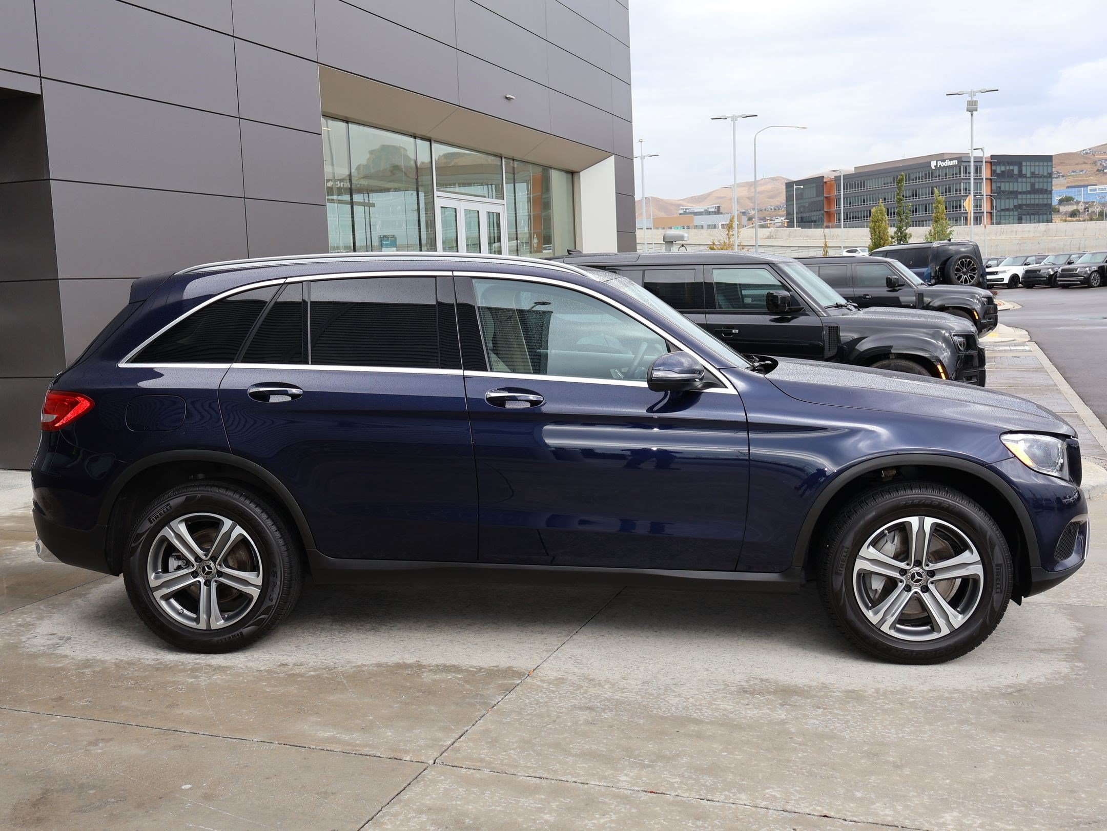 Used 2019 Mercedes-Benz GLC 300 4MATIC image 4