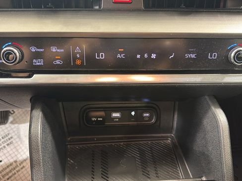 Used 2024 Kia Sportage EX FWD image 18