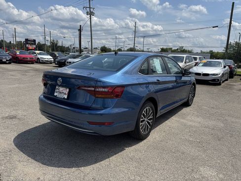 Used 2019 Volkswagen Jetta SE FWD image 4