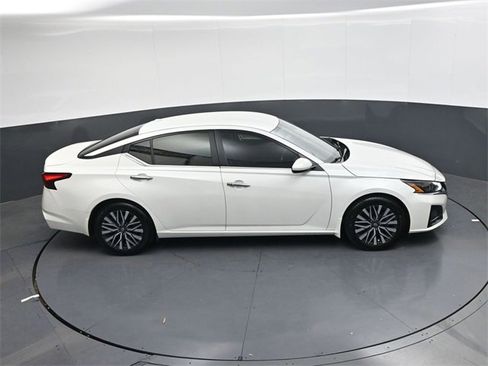 Used 2023 Nissan Altima 2.5 SV image 27