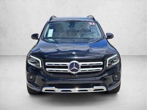 Used 2023 Mercedes-Benz GLB 250 4MATIC image 2