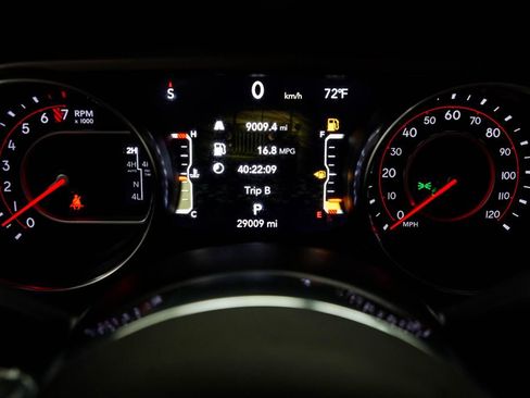 Used 2021 Jeep Gladiator Rubicon AWD/4WD image 37