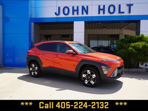 Used 2025 Hyundai Kona SEL AWD/4WD image 2