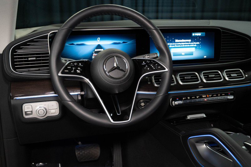 Certified 2026 Mercedes-Benz GLS 450 4MATIC image 18