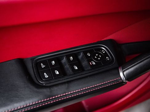 Certified 2023 Porsche Cayenne AWD/4WD image 22