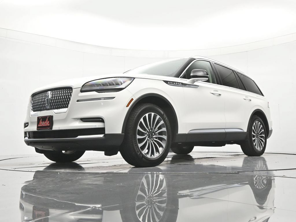Used 2024 Lincoln Aviator 2WD w/ Premium Package image 38