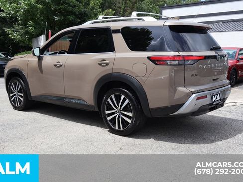 Used 2023 Nissan Pathfinder Platinum w/ Cargo Package AWD/4WD image 9