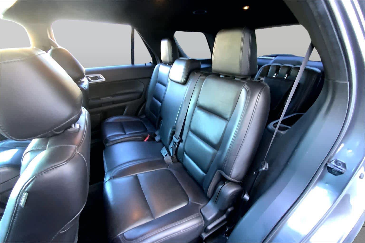 Used 2013 Ford Explorer XLT FWD image 19