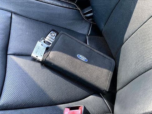 Used 2020 Ford F150 Lariat w/ Equipment Group 502A Luxury image 14