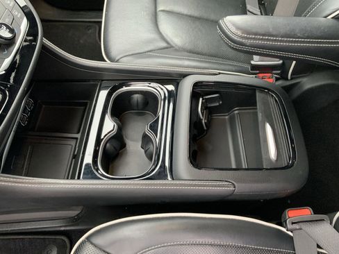 Used 2021 Chrysler Pacifica Limited w/ S Appearance Package image 50