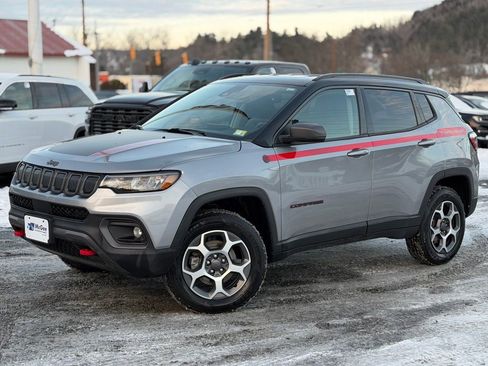 Used 2022 Jeep Compass Trailhawk w/ Trailhawk Convenience Group image 1