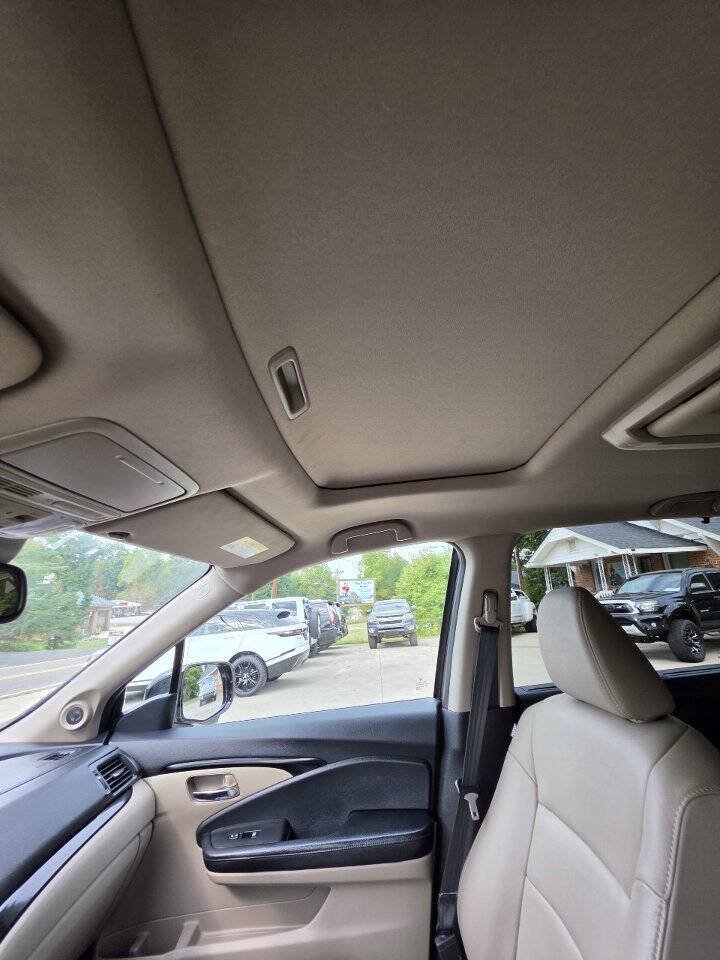 Used 2017 Honda Pilot Touring image 17