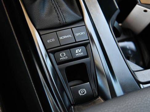 Used 2026 Toyota Camry SE FWD image 30