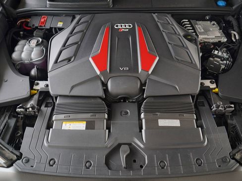 New 2026 Audi RS Q8 performance image 12