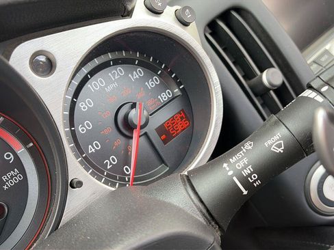 Used 2012 Nissan 370Z Touring RWD image 10