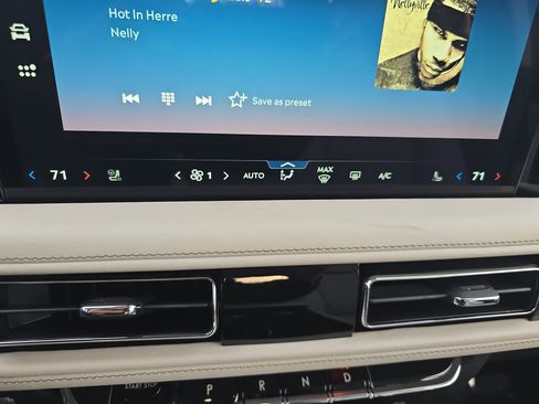 New 2026 Lincoln Aviator 2WD image 20