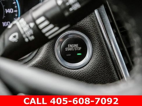 Used 2023 Chevrolet Traverse LT w/ Rear Camera Mirror Package AWD/4WD image 33