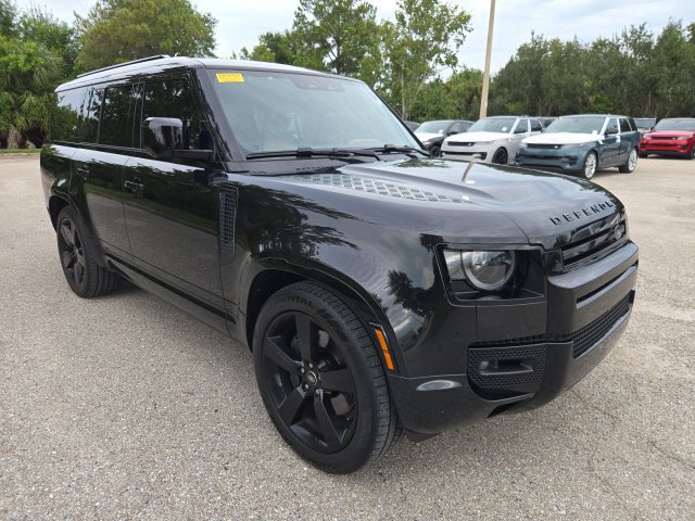 Used 2024 Land Rover Defender 130 X-Dynamic SE AWD/4WD image 7