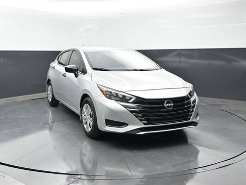 Used 2025 Nissan Versa S w/ Electronics Package FWD image 5