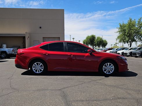 Used 2025 Toyota Camry LE FWD image 4