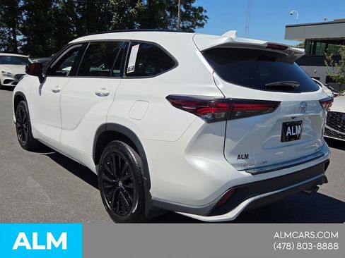 Used 2024 Toyota Highlander Limited AWD/4WD image 4