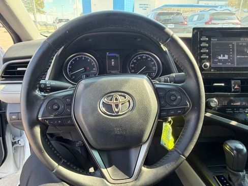 Used 2022 Toyota Camry SE FWD image 12