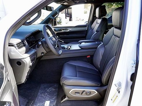 New 2026 Jeep Grand Wagoneer L Limited w/ Premium Group II image 17