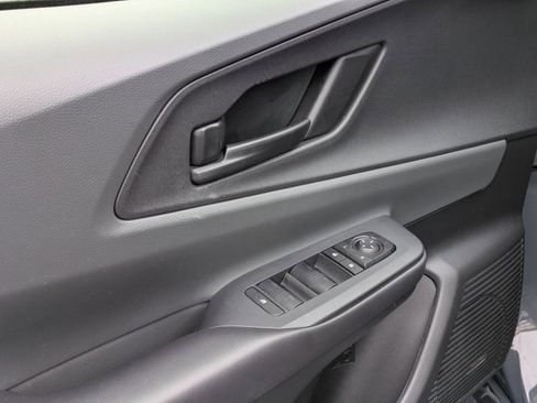 Used 2024 Toyota Prius LE image 3