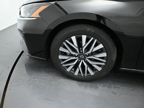 Used 2023 Nissan Altima 2.5 SV FWD image 8