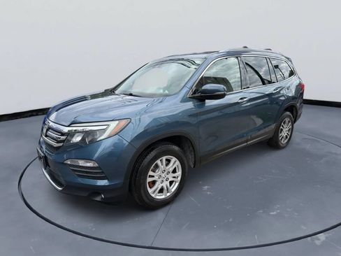 Used 2017 Honda Pilot Touring image 2