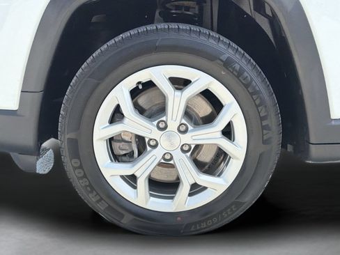 Used 2024 Jeep Compass Latitude AWD/4WD image 31